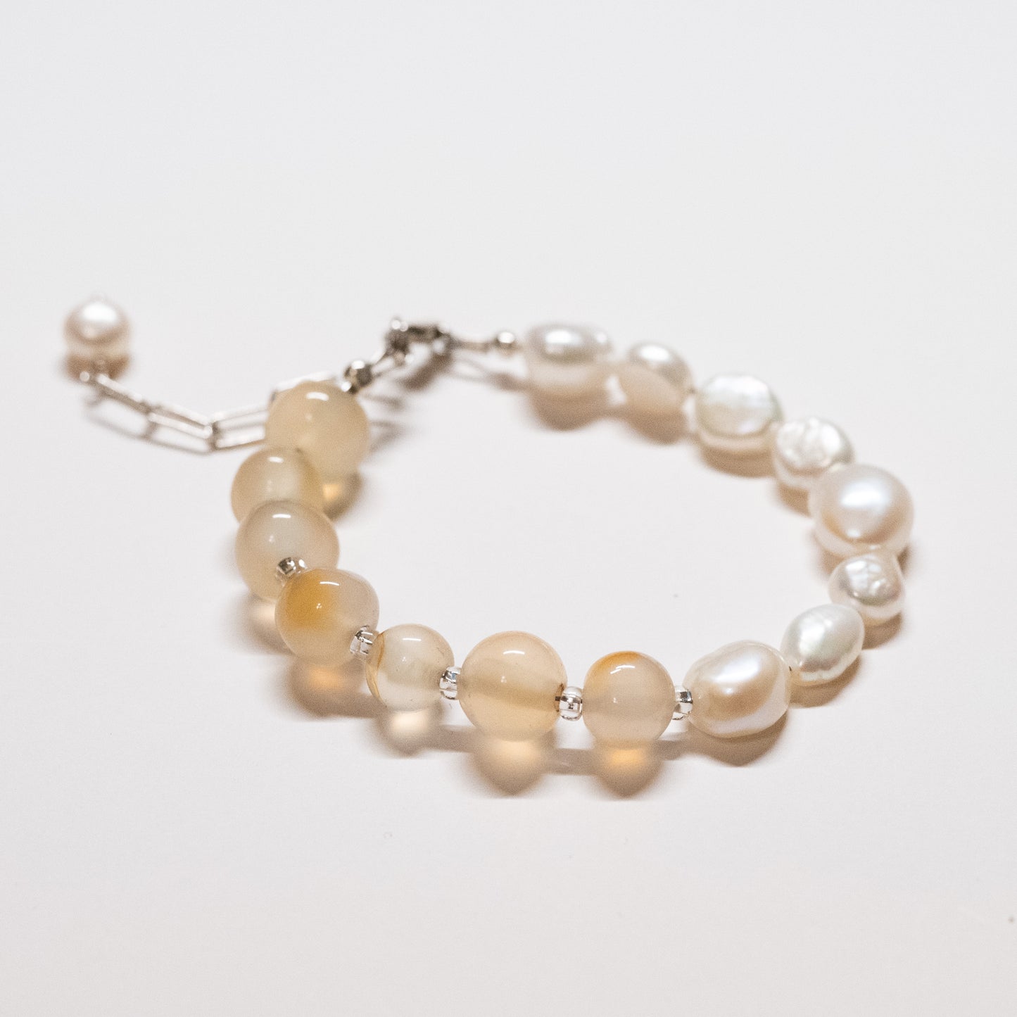 Half-half Bracelet - Agate + Pearl