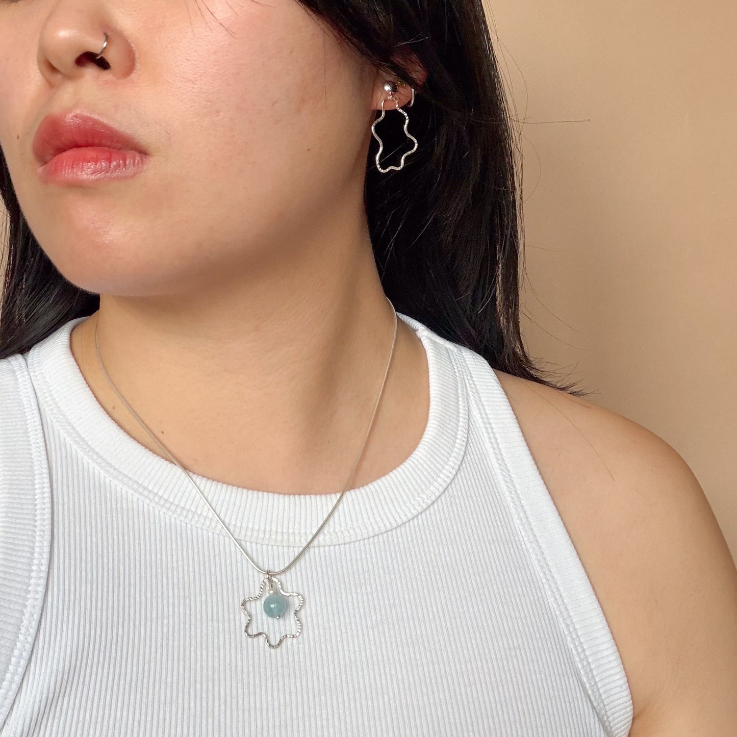 Squiggly Flower Pendant Necklace - Aquamarine