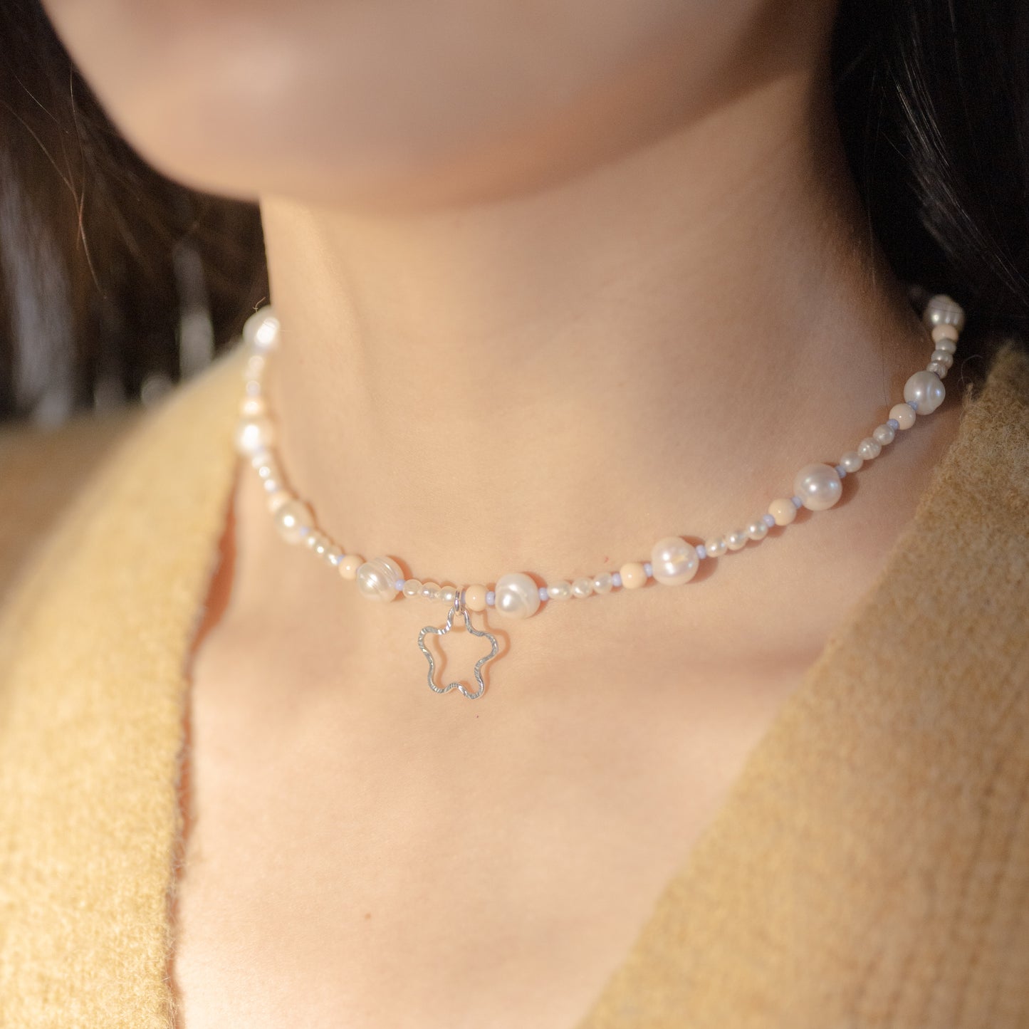 Pearl Necklace Choker with Silver Pendant
